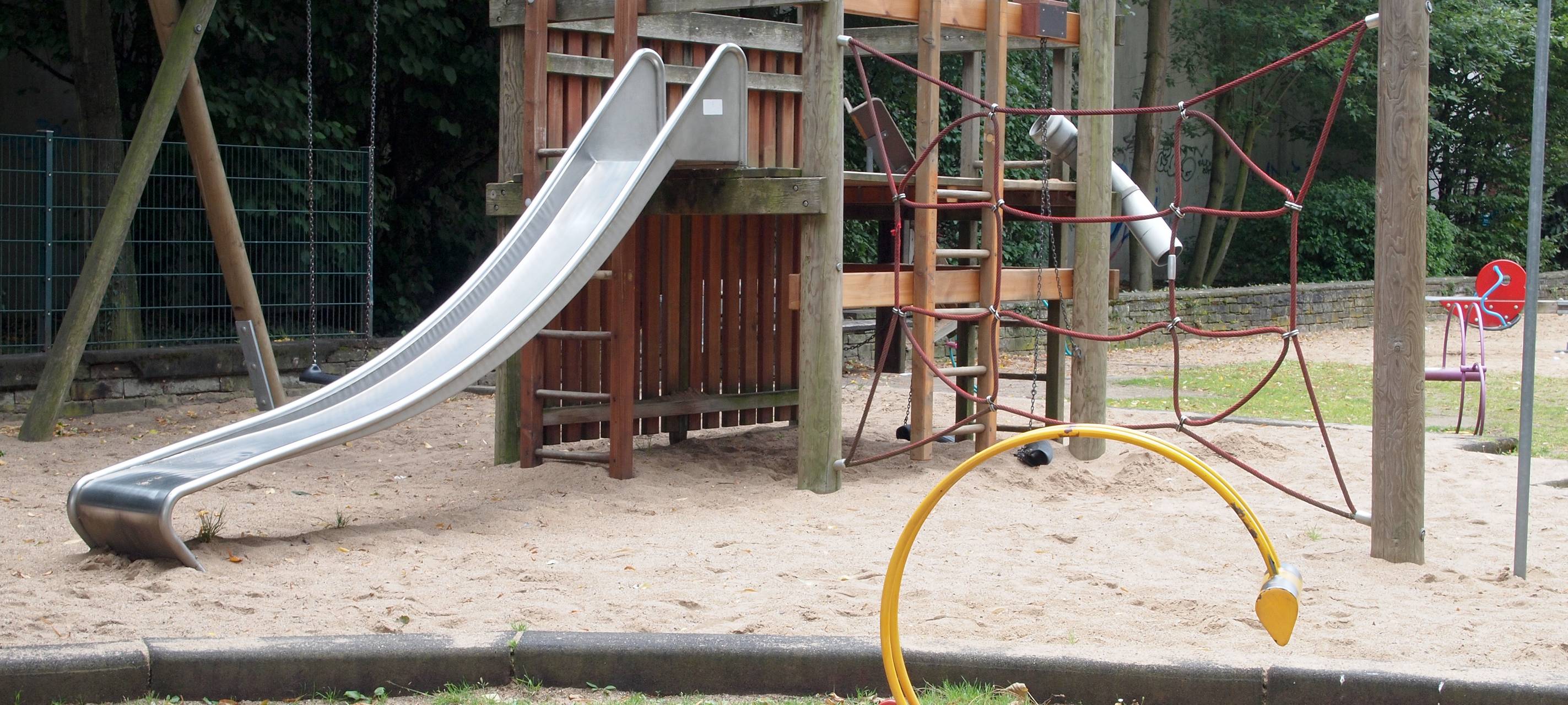 Nägel und Schrauben auf Spielplatz in Ibbenbüren