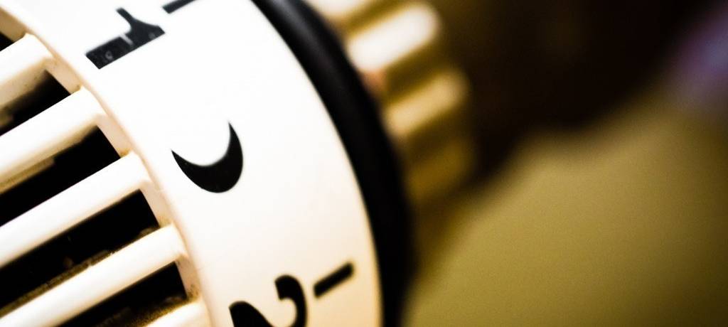 Detailblick auf ein Heizkörperventil